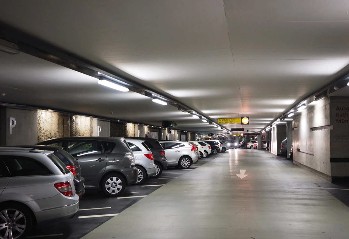 Garagenreinigung CleaningSystems Gebäudemanagement GmbH
